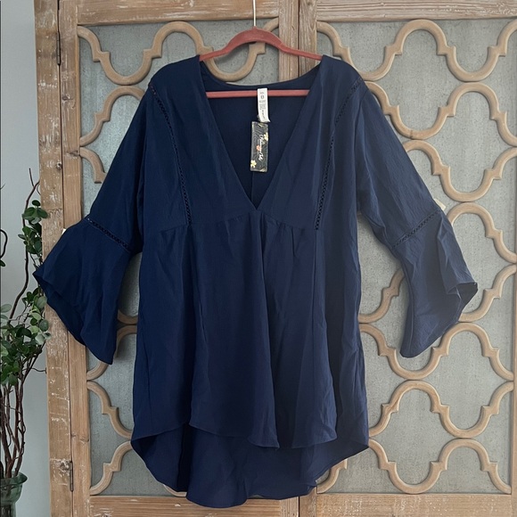 Navy Blue Women's Top - Picture 1 of 3